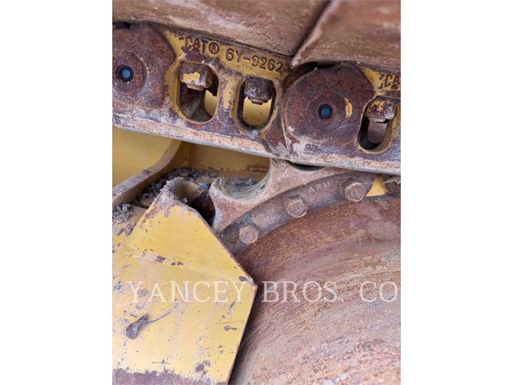 CAT D3 - ブルドーザー - 建設 - CATERPILLAR WORLDWIDE