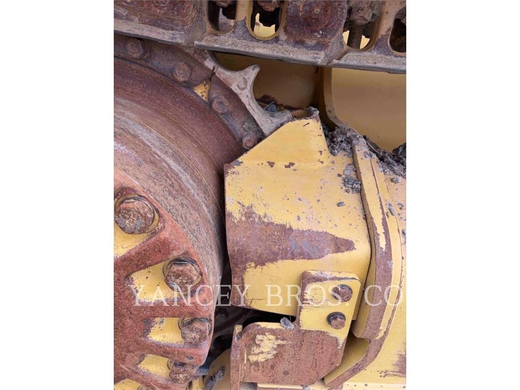 CAT D3 - ブルドーザー - 建設 - CATERPILLAR WORLDWIDE