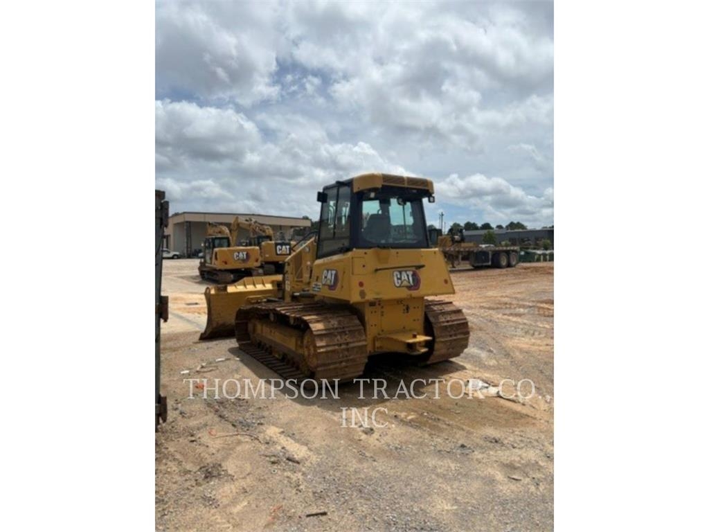 CAT D4