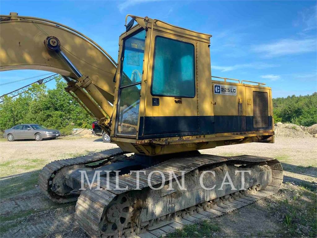 Caterpillar 225 Crawler Excavators Construction CATERPILLAR WORLDWIDE
