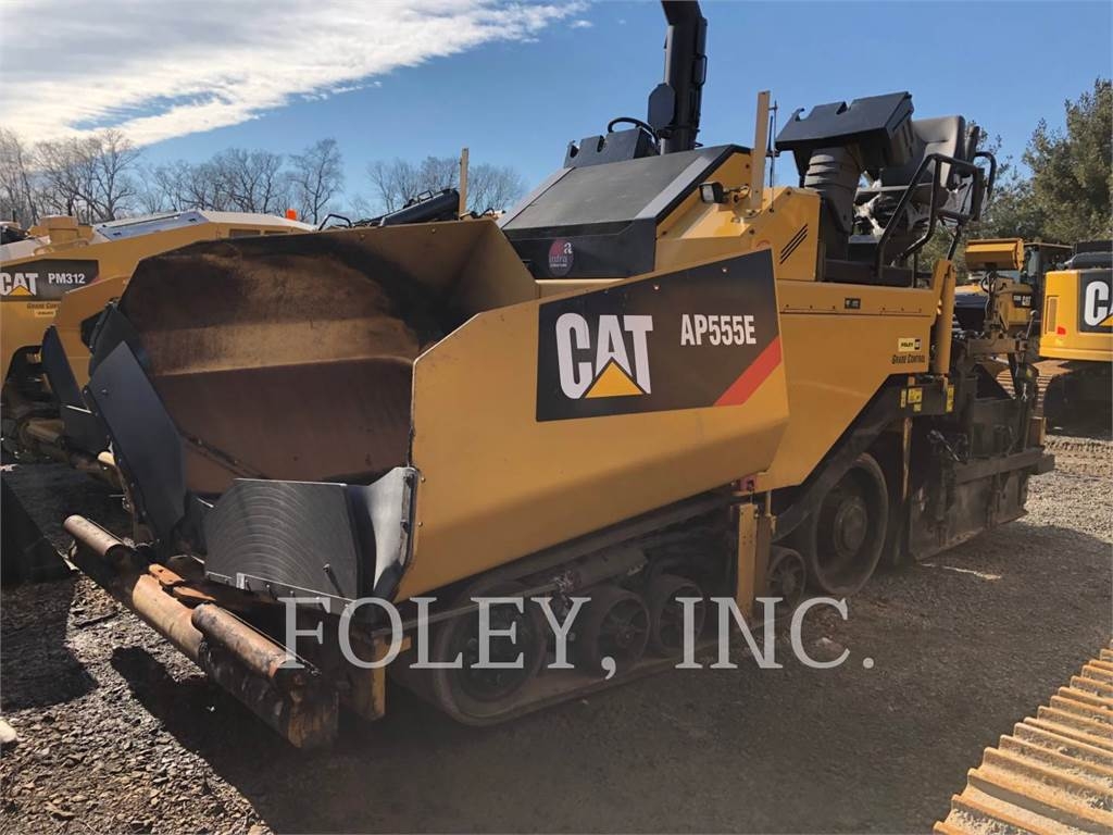Caterpillar AP555E - Asphalt pavers - Construction ...