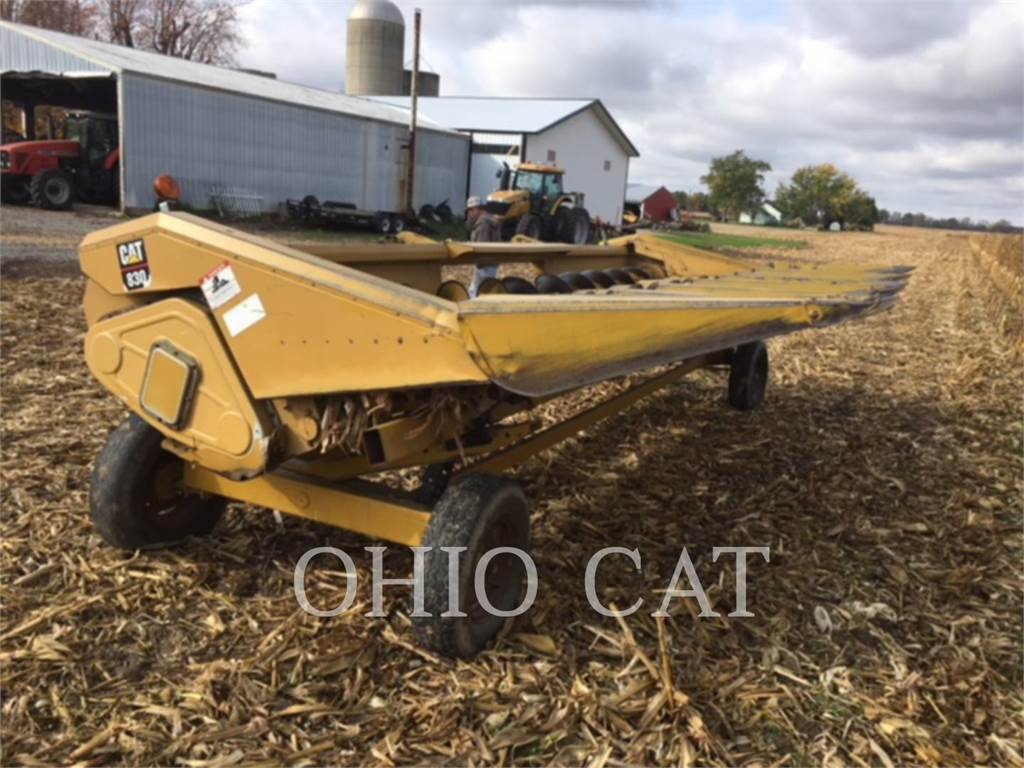 CLAAS LEXC830 combines Agriculture CATERPILLAR WORLDWIDE