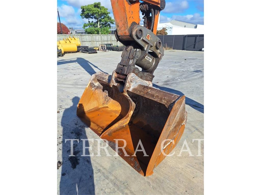 Hitachi ZX225-5 - 大型油圧ショベル12t以上（パワーショベル・ユンボ