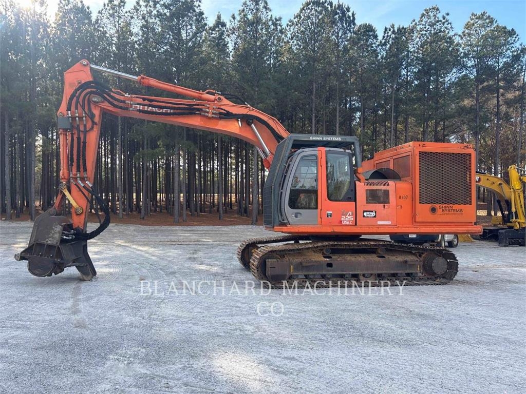 2017 Hitachi ZX225USLC / SHINN For Sale - 199,500 USD | Cat Used