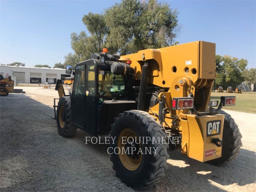 JLG TL1055C telehandler Construction CATERPILLAR WORLDWIDE