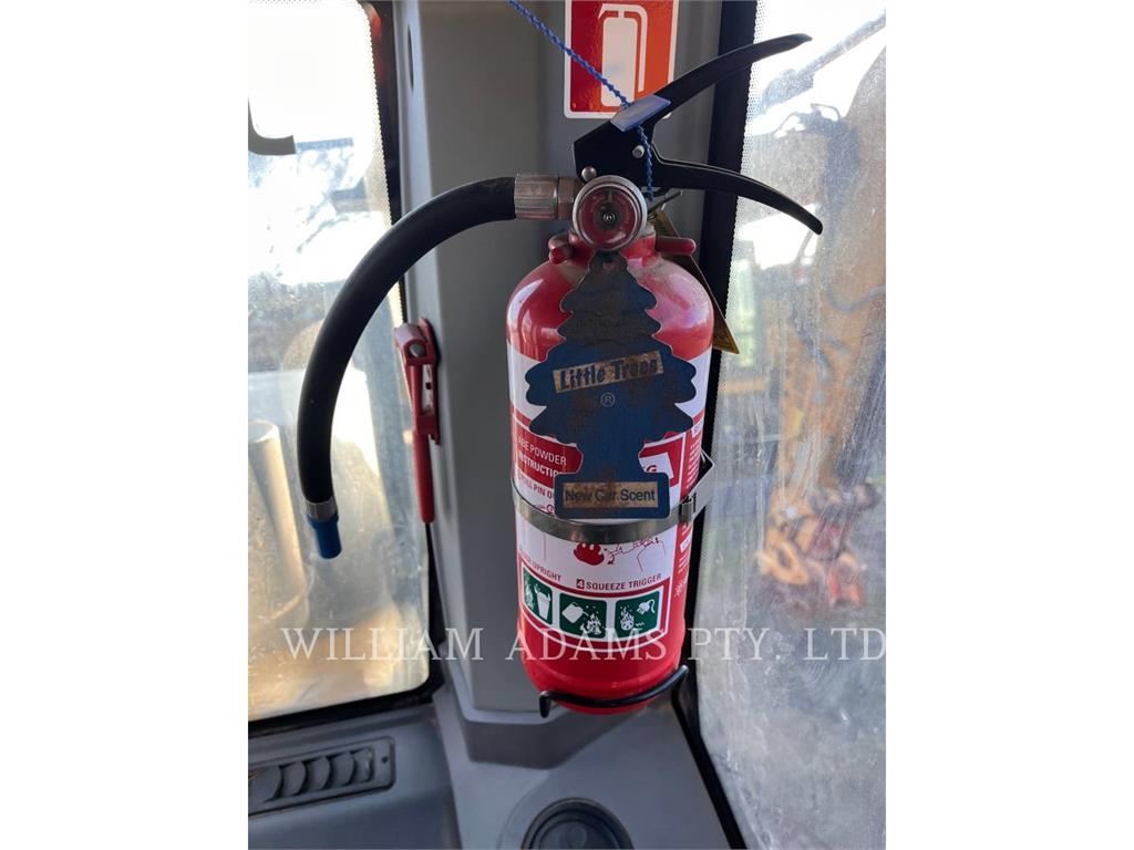 John Deere & CO. E210LC image 10