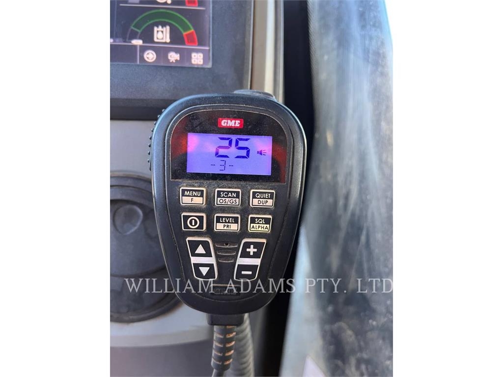 John Deere & CO. E210LC image 12