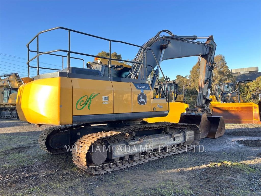 John Deere & CO. E210LC image 3