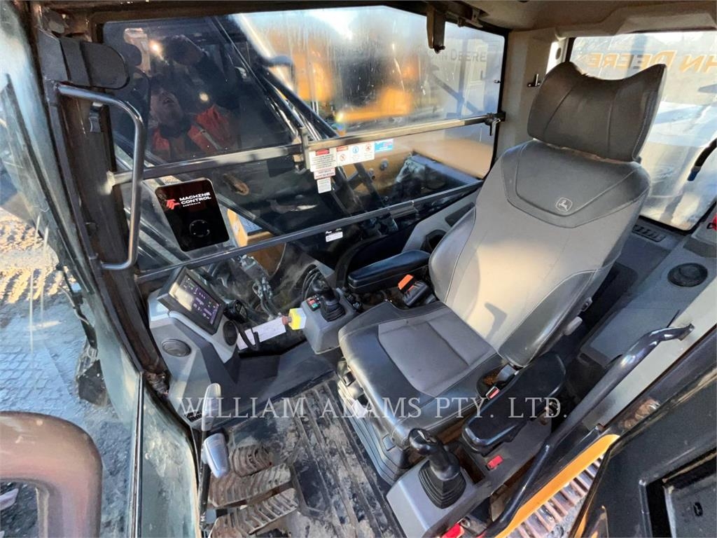 John Deere & CO. E210LC image 8