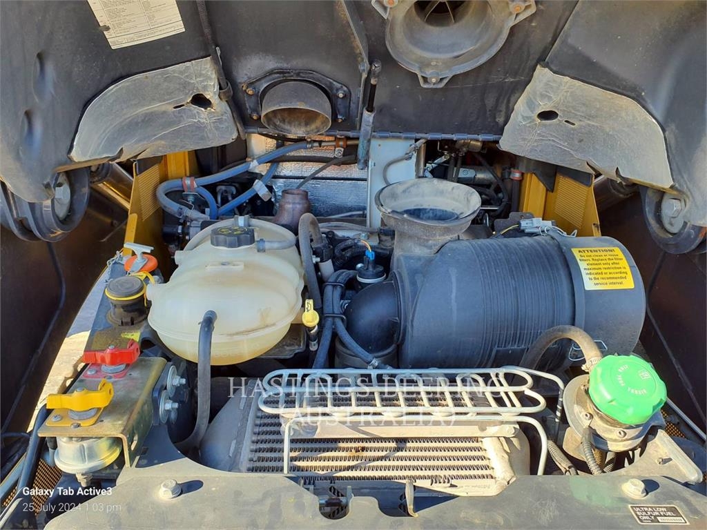 John Deere 331G image 7