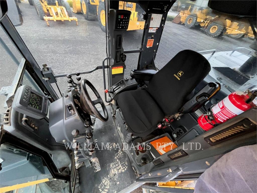 John Deere & CO. 670G image 9