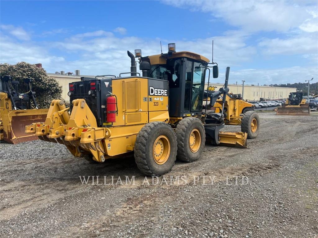 John Deere & CO. 670GP image 3