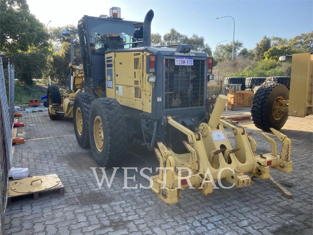 Komatsu GD555-5 image 3