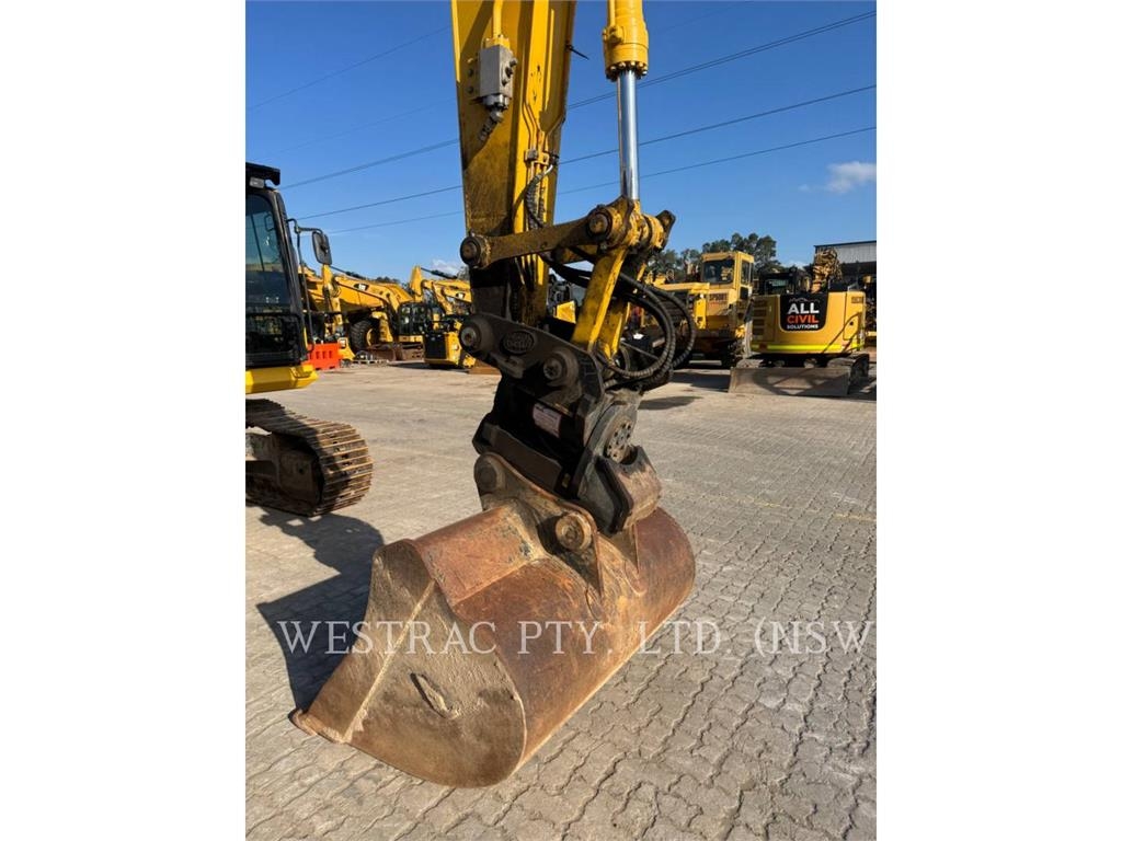 Komatsu PC170LC-11 image 10