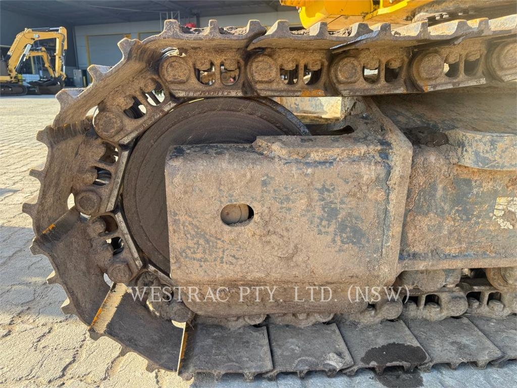 Komatsu PC170LC-11 image 12