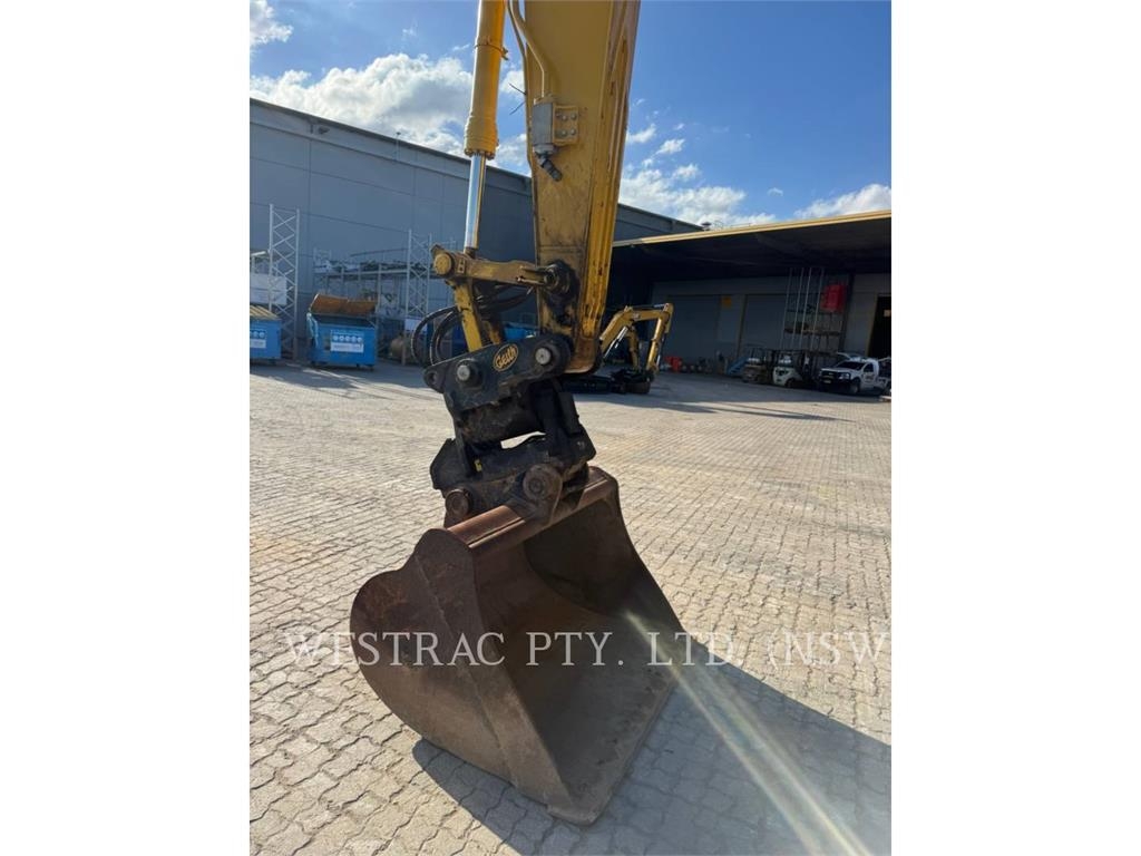 Komatsu PC170LC-11 image 9