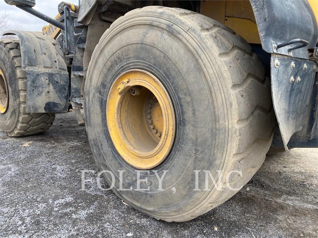 Komatsu WA470 8 CATERPILLAR WORLDWIDE