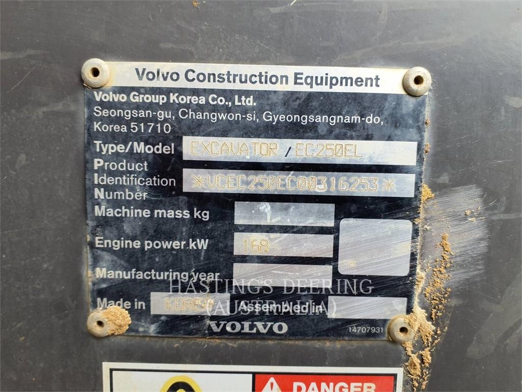 Volvo EC250EL image 6