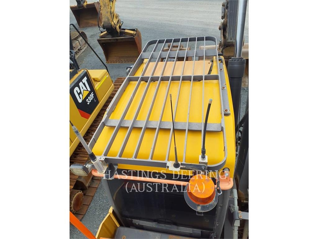 Volvo EC250EL image 9