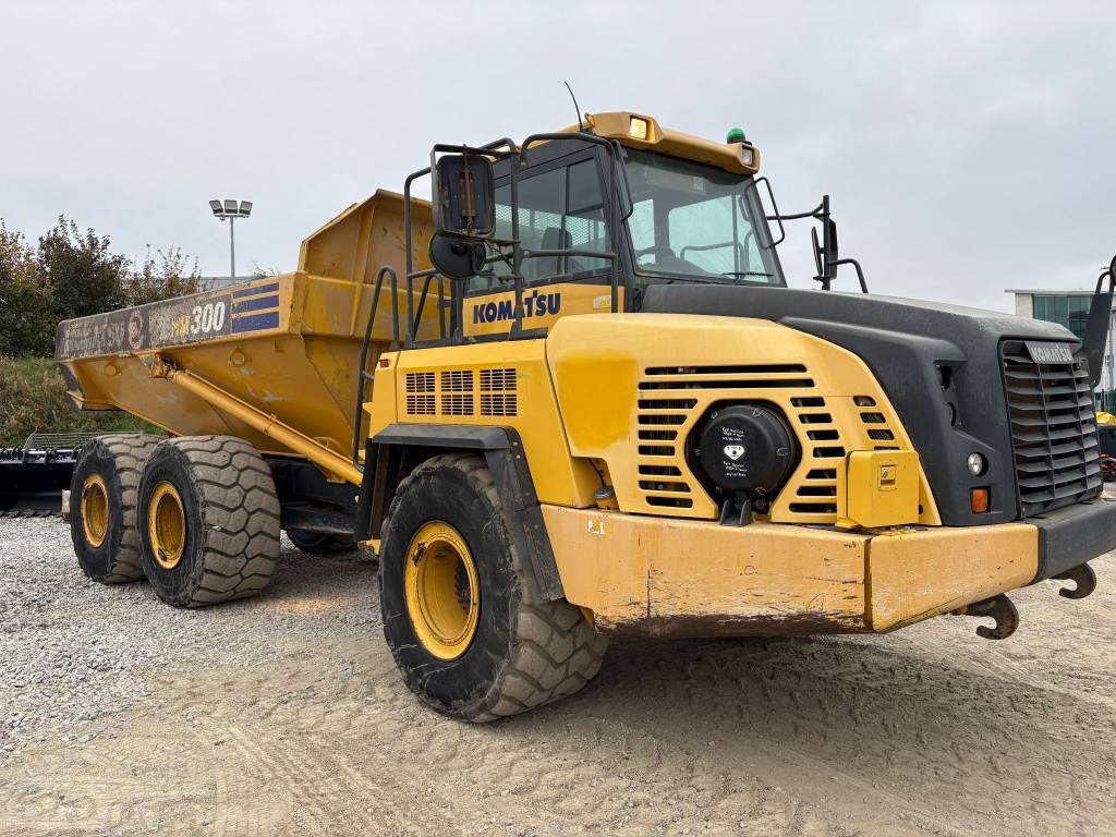 Komatsu HM300-3