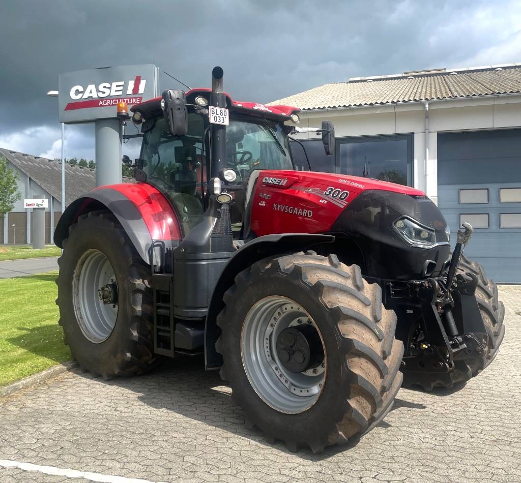Case IH OPTUM 300 CVX
