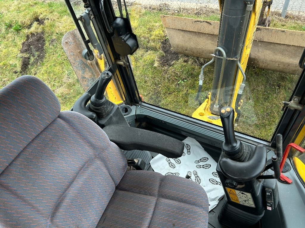 New Holland LB 115 B-4 PS