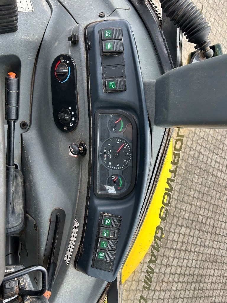 New Holland LB 115 B-4 PS