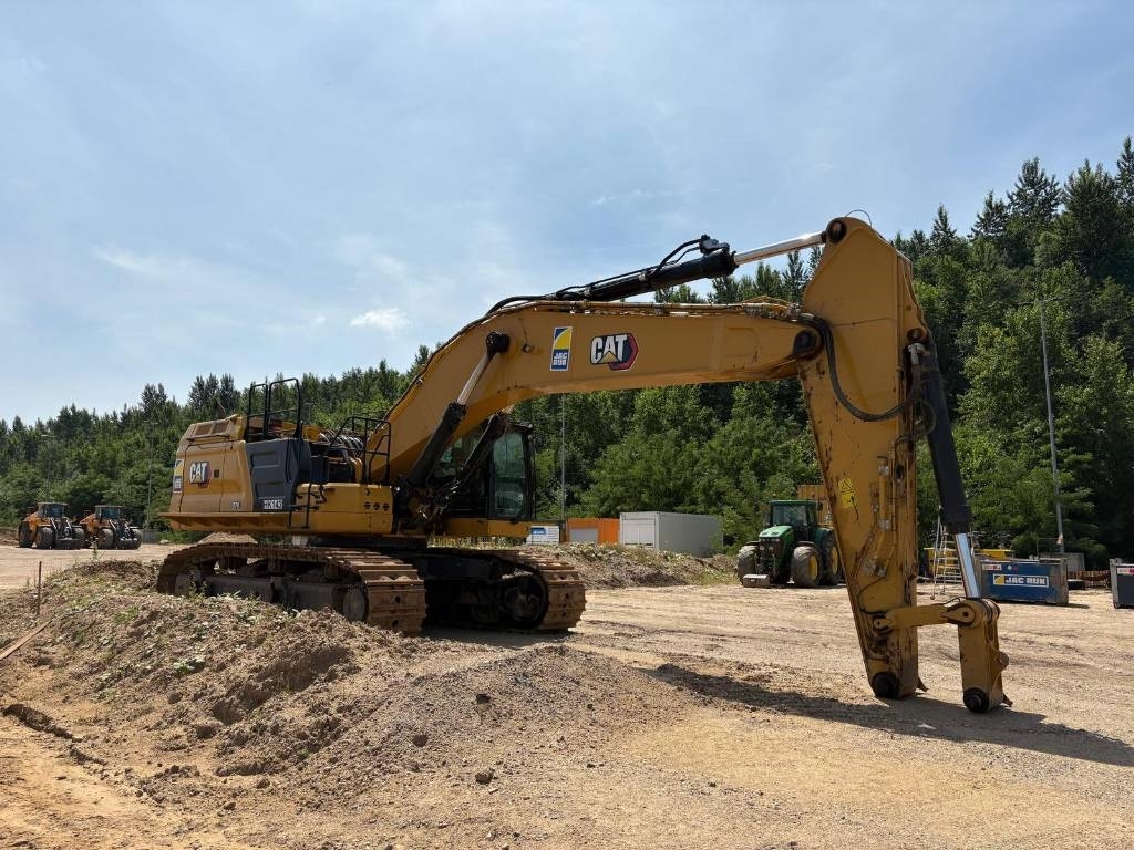 CAT 374 (On Transport)