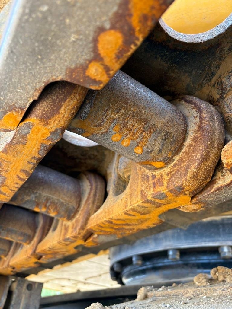 CAT 374 (On Transport)