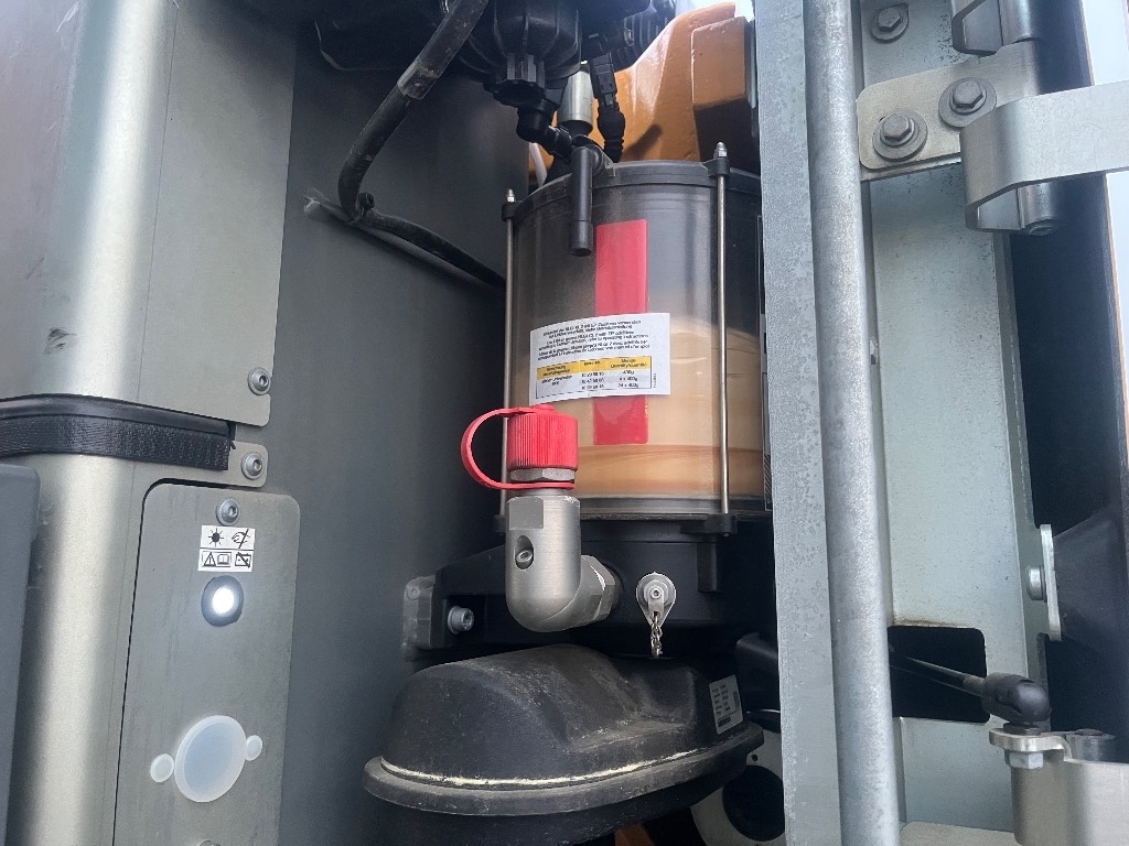 liebherr-913-compact-myyty-sol,e55f8ac2
