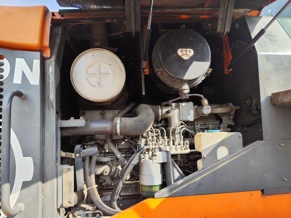Hitachi ZW 220