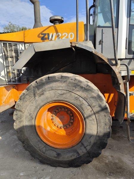 Hitachi ZW 220