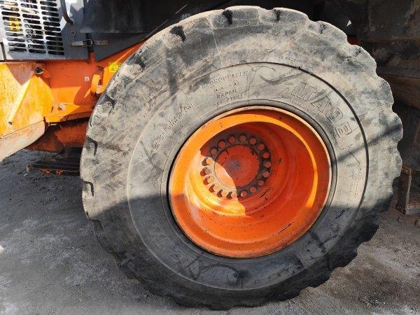 Hitachi ZW 220