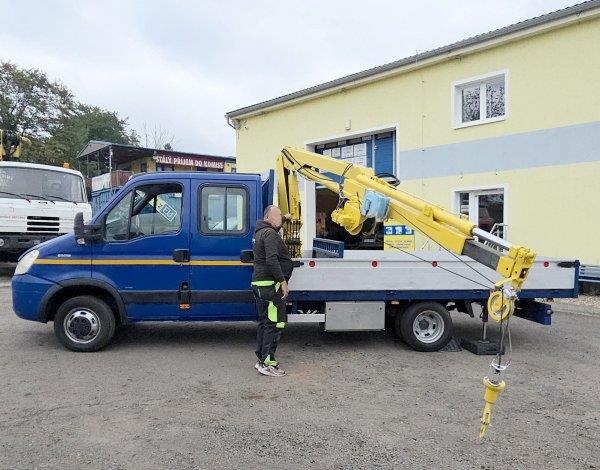 Iveco 50C18 Daily (3.D 16V) Giugiaro + Effer - 3700 2S