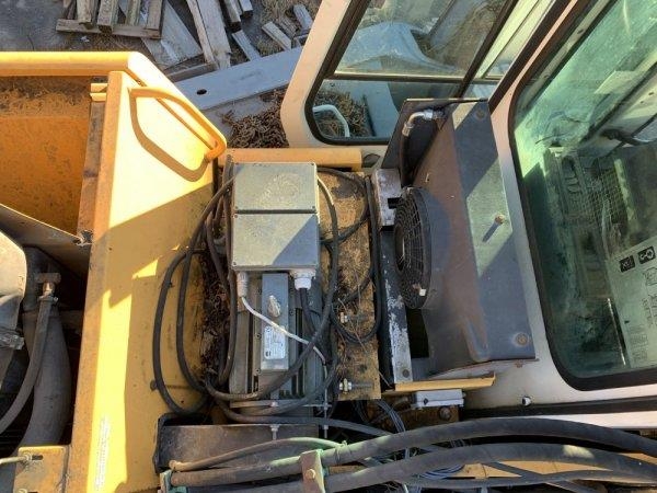 Liebherr A 932 Litronic