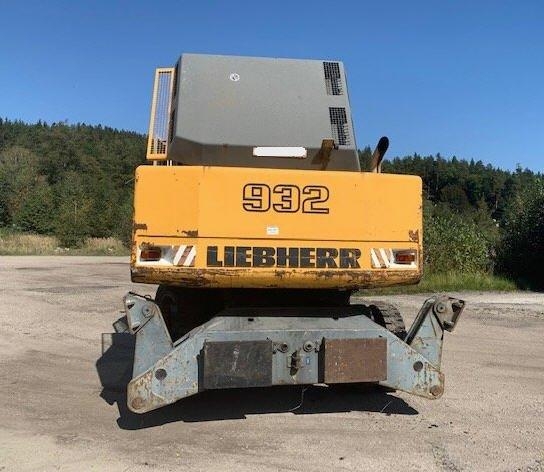 Liebherr A 932 Litronic