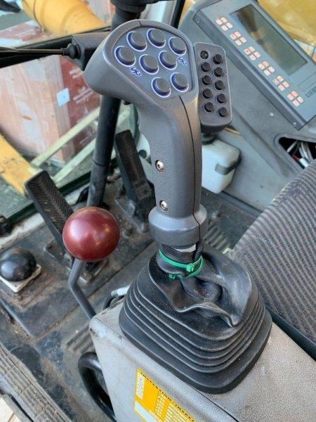 Liebherr A 932 Litronic