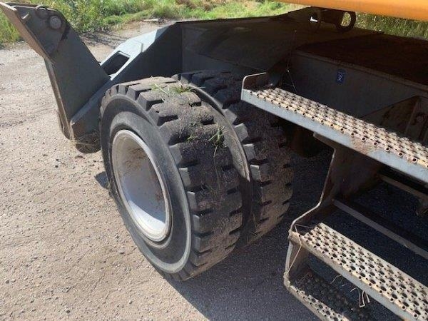 Liebherr A 932 Litronic