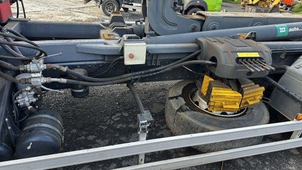 MAN TGS 26.400 + LIV 120Z +Unilift TA20
