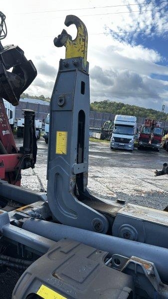 MAN TGS 26.400 + LIV 120Z +Unilift TA20