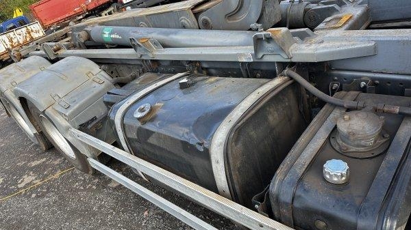 MAN TGS 26.400 + LIV 120Z +Unilift TA20