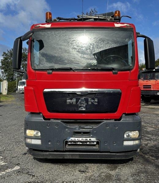 MAN TGS 26.400 + LIV 120Z +Unilift TA20