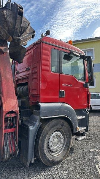 MAN TGS 26.400 + LIV 120Z +Unilift TA20