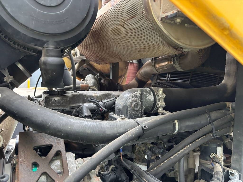 New Holland F 106.6 A