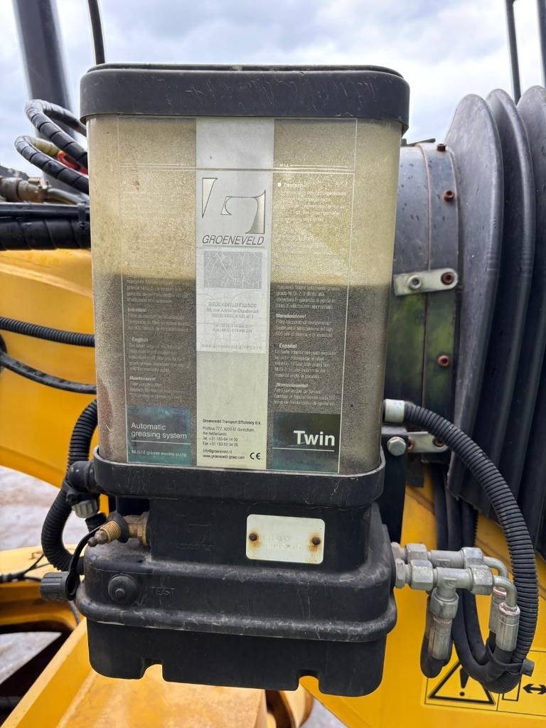 New Holland F 106.6 A