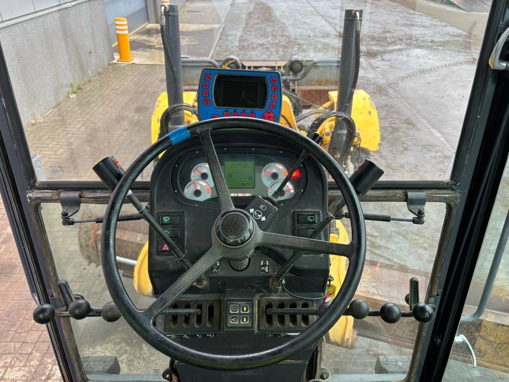 New Holland F 106.6 A