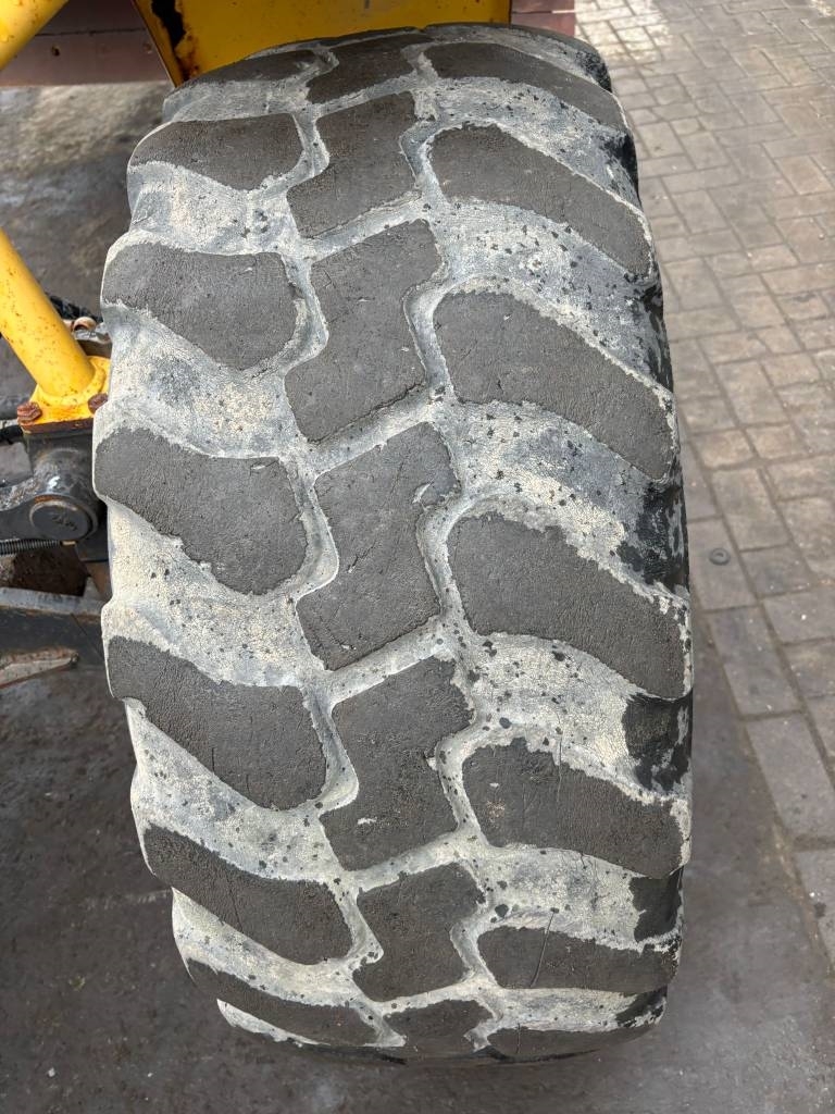 New Holland F 106.6 A