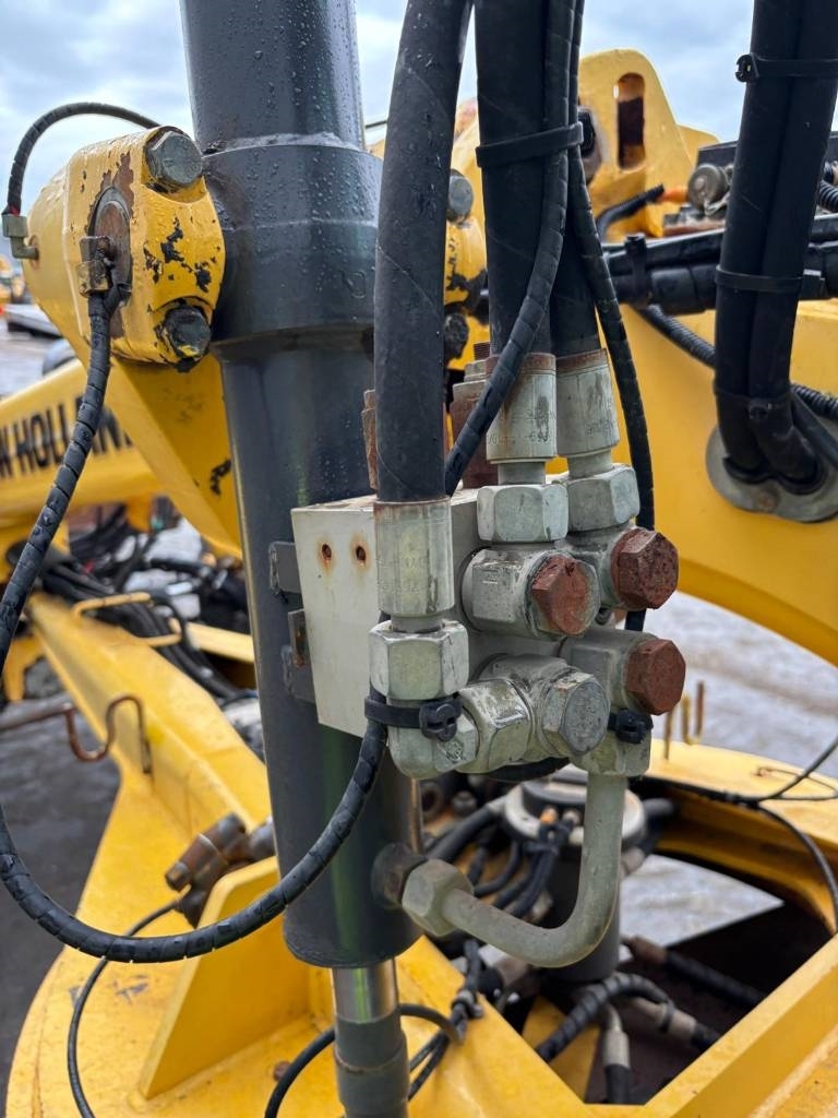 New Holland F 106.6 A