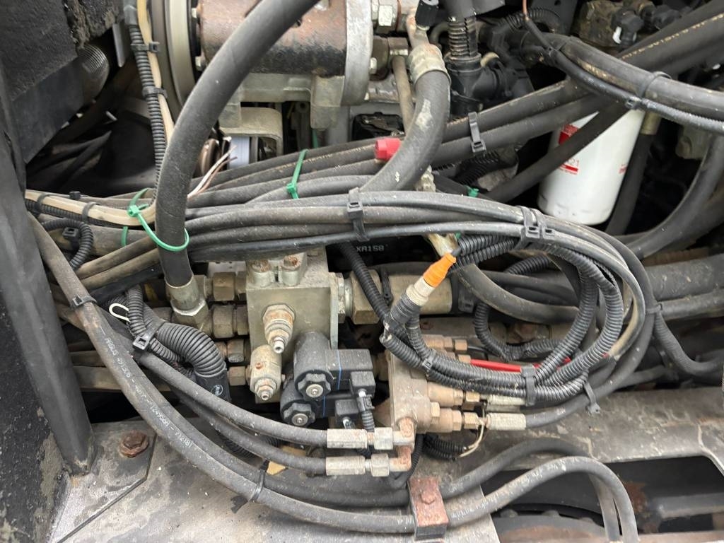 New Holland F 106.6 A