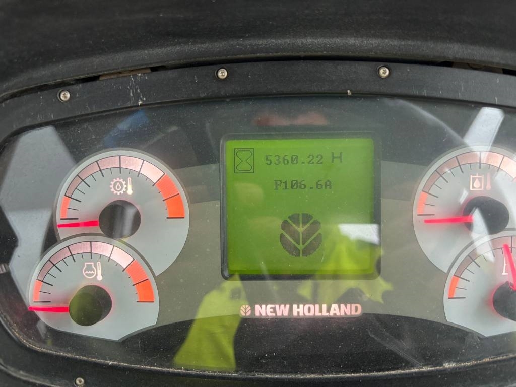 New Holland F 106.6 A